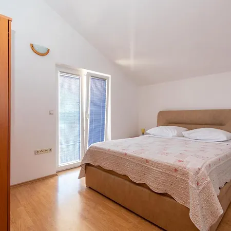 Apartment Family Friendly With A Swimming Pool Nin, Zadar - 18821