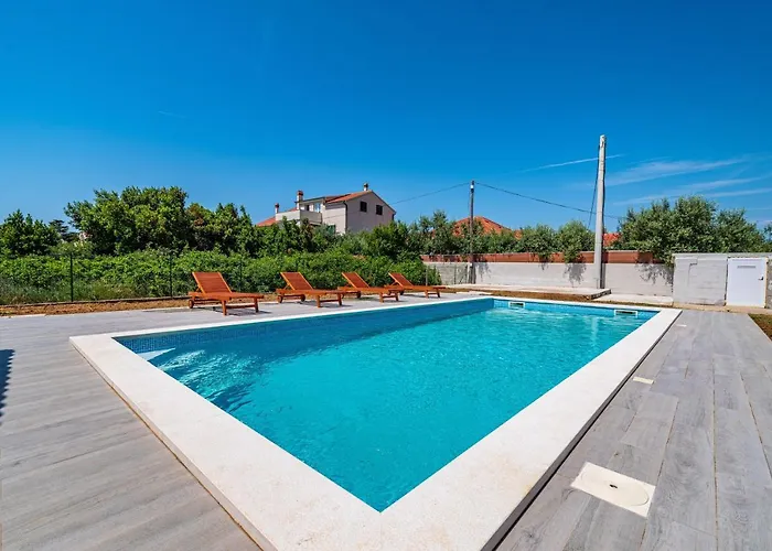 Apartamento Family-friendly With Swimming Pool Nin, Zadar - 18821