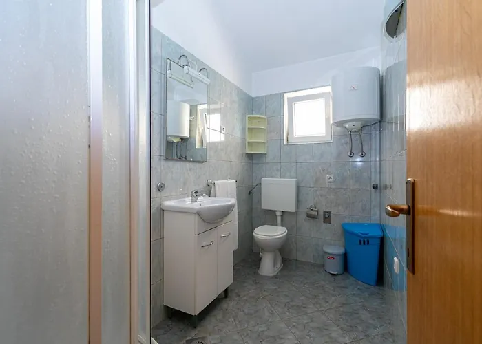Апартаменты Family-friendly With Swimming Pool Nin, Zadar - 18821 Нин