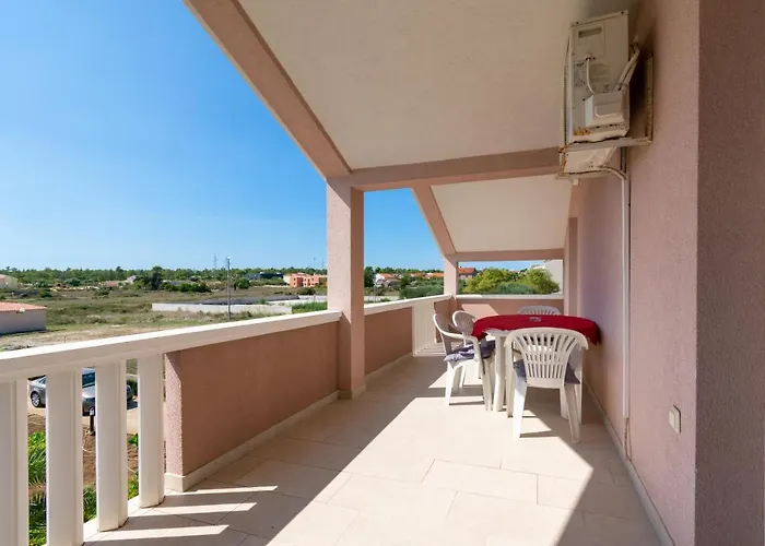Family-friendly With Swimming Pool Nin, Zadar - 18821 Apartamento *